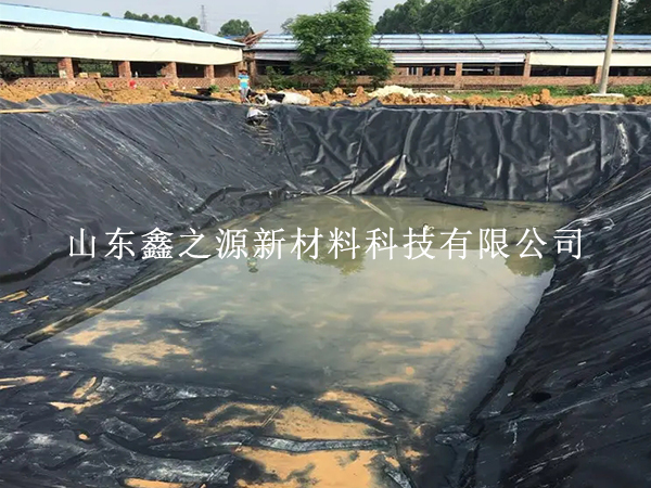 做好沼氣池黑膜的剪接工作，既節(jié)約又高效