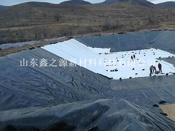 采用怎樣的技術(shù)讓蓄水池防滲膜鋪設(shè)順利進(jìn)行？